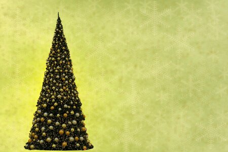 Christmas tree balls christmas decoration. Free illustration for personal and commercial use.