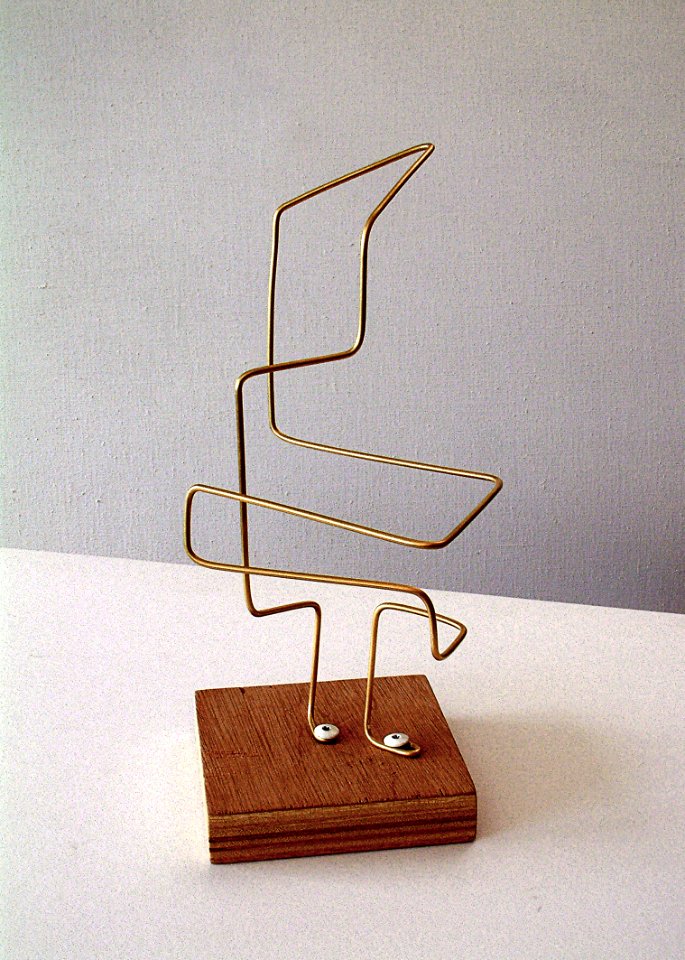 2005 - 'Moving Cube in Wire' an abstract copper wire sculpture, free image in public domain / Commons, CCO – painter-artist, Fons Heijnsbroek. Free illustration for personal and commercial use.
