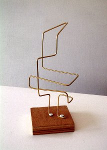 2005 - 'Moving Cube in Wire' an abstract copper wire sculpture, free image in public domain / Commons, CCO – painter-artist, Fons Heijnsbroek