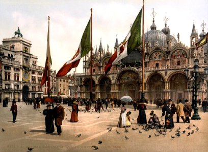 Venezia, Piazza San Marco, vintage postcard, c. 1900s.. Free illustration for personal and commercial use.