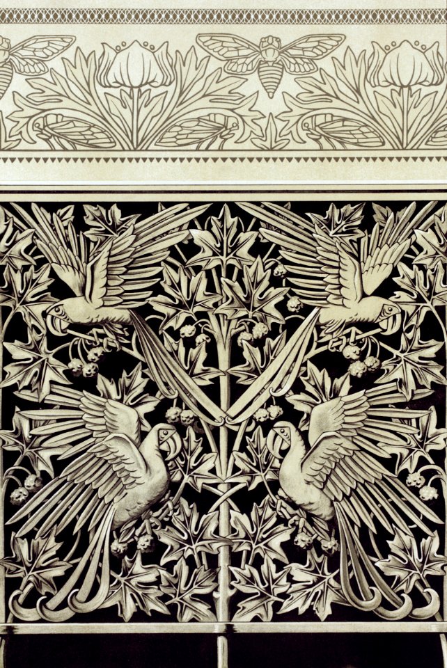 Cigales et anémones, bordure de napperon. Aras et platane, fonte from L'animal dans la décoration (1897) illustrated by Maurice Pillard Verneuil.. Free illustration for personal and commercial use.