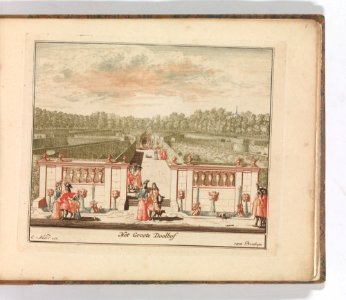 'Het Groote Doolhof', in- Tooneel Der Voornaamste Nederlands Huizen, En Lust Hoven, Naar T Leven Afgebeeld MET DP-1664-013