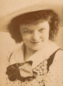 Flora Walsh, MET DP859901 (cropped)