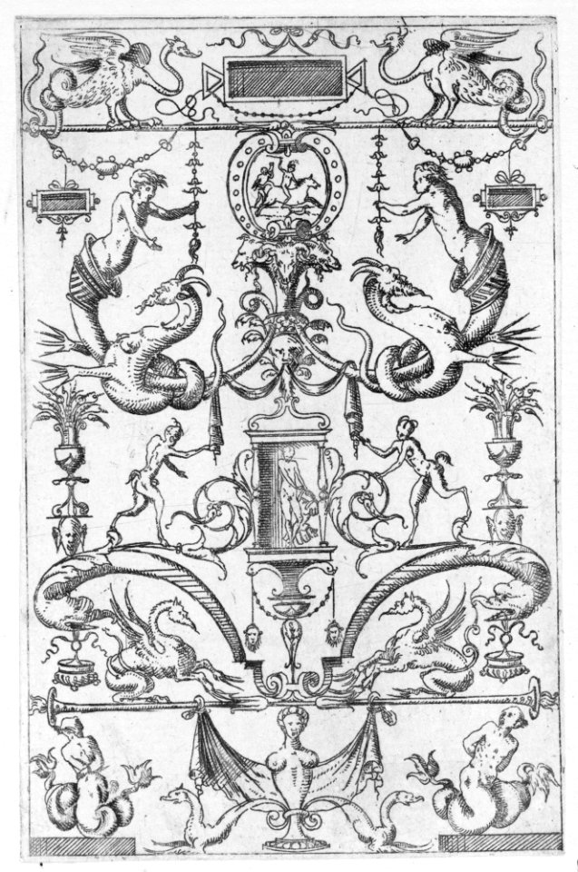 Grotesque Panel MET MM65911