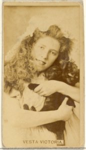 Vesta Victoria, from the Actors and Actresses series (N45, Type 8) for Virginia Brights Cigarettes MET DP831726