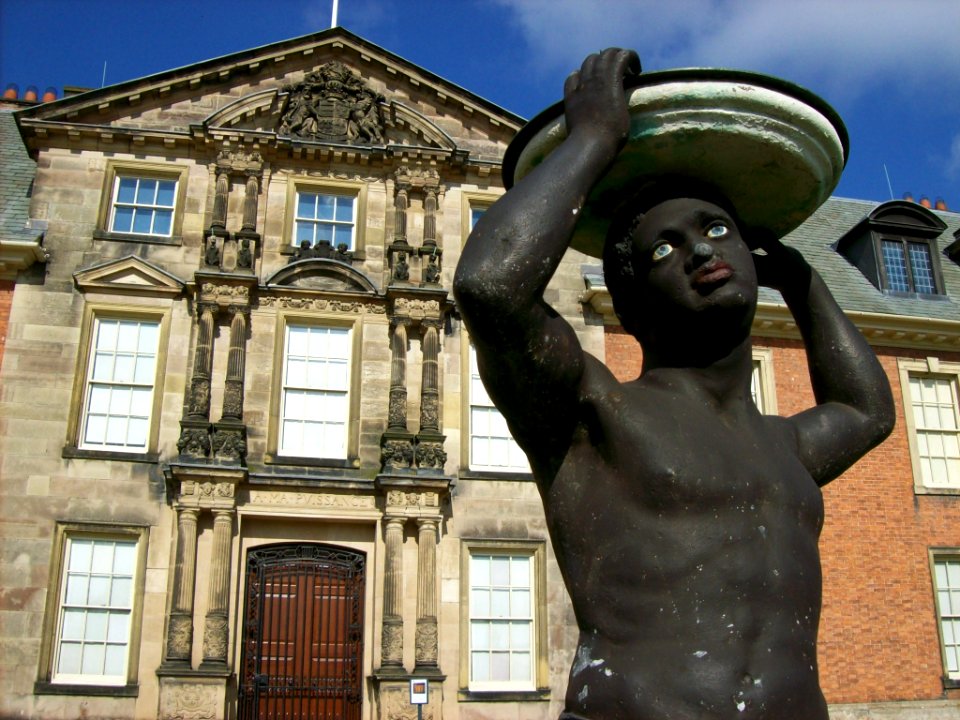 Dunham massey, sundial
