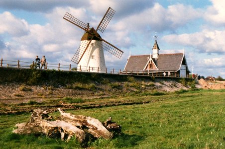 Windmill, Lytham Green c.1984. Free illustration for personal and commercial use.