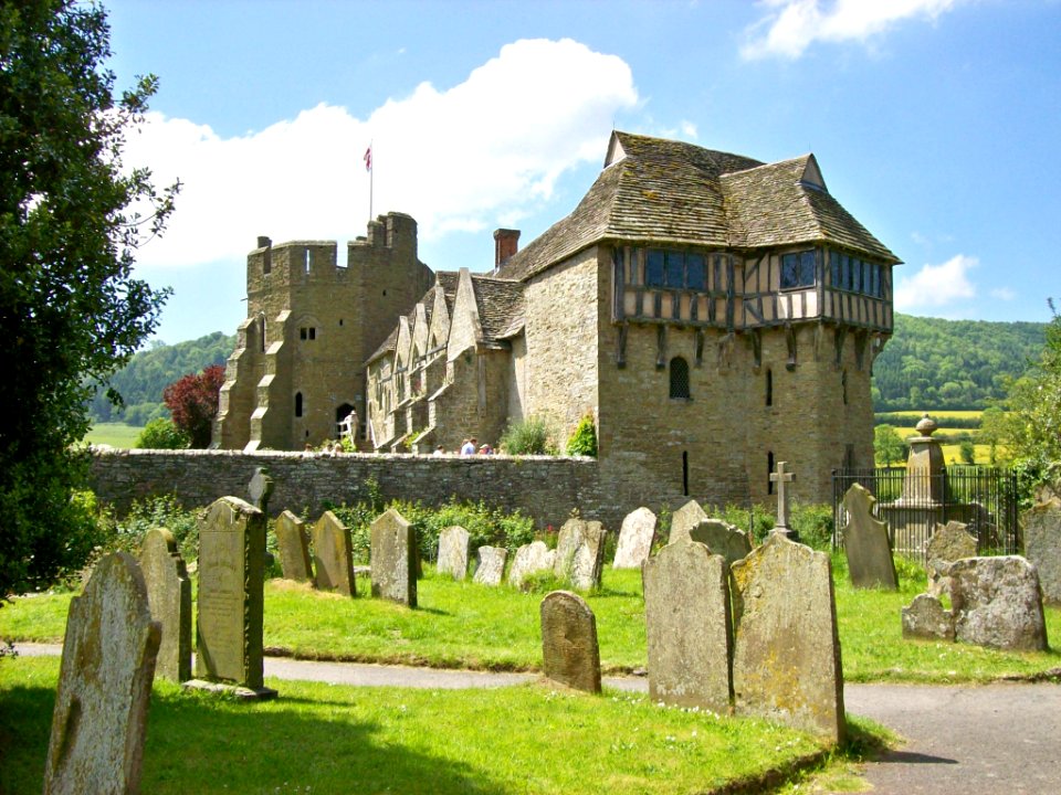 Stokesay Castle from churchyard 2