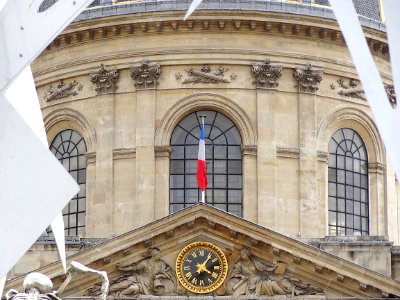 Le fronton et le tambour de la coupole de l'Institut de Fr…