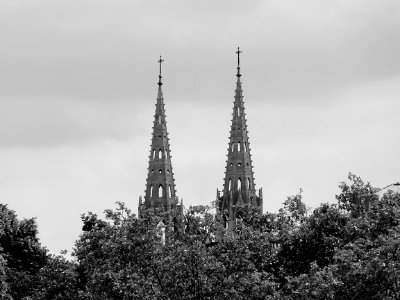 Les tours de la basilique Sainte-Clotilde, à Paris.