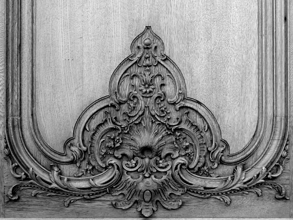 Détail des boiseries d'une salle du Petit Palais, à Paris.…