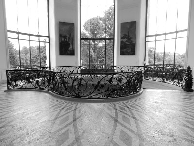 L'un des deux grands escaliers du Petit Palais, à Paris.