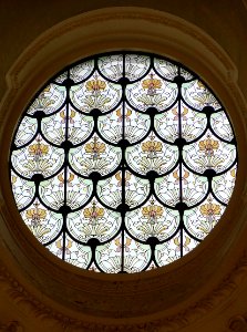Un oeil-de-boeuf de l'entrée du Petit Palais, à Paris.