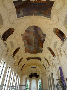 Une vue de l'intérieur du Petit Palais, à Paris.