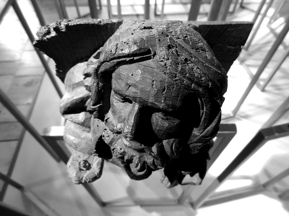 Un corbeau (élément d'architecture) exposé au musée de l'H…