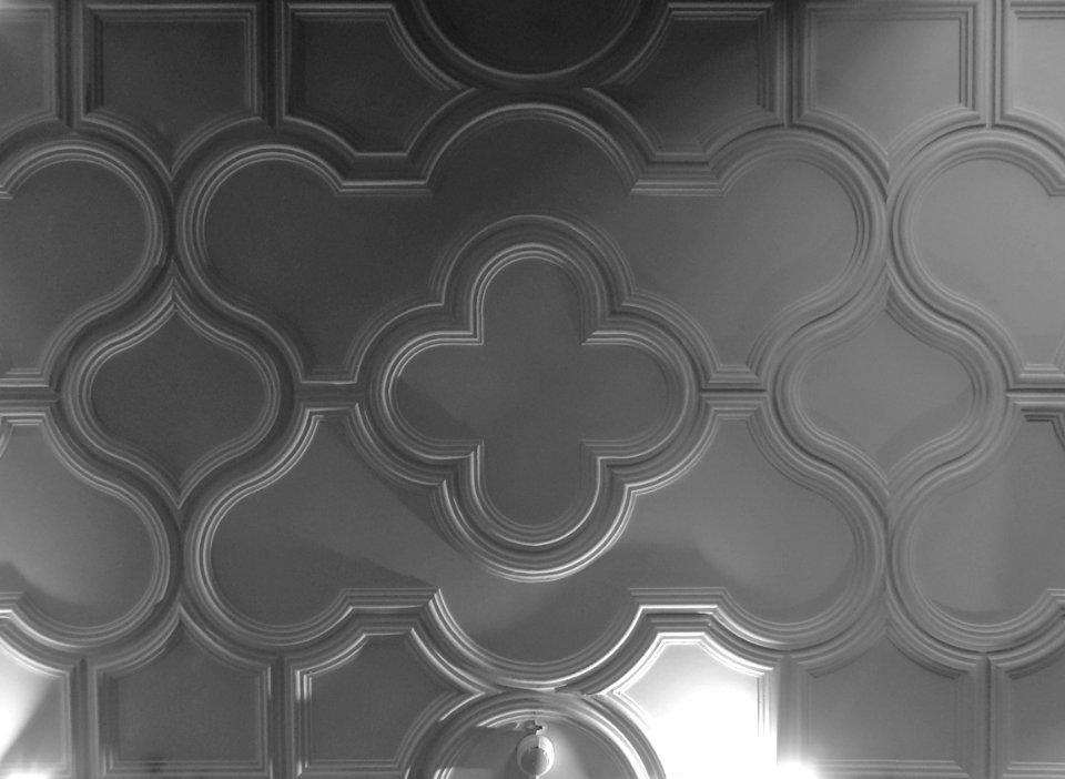 Vue du plafond d'une salle du musée de l'Hospice Comtesse,…