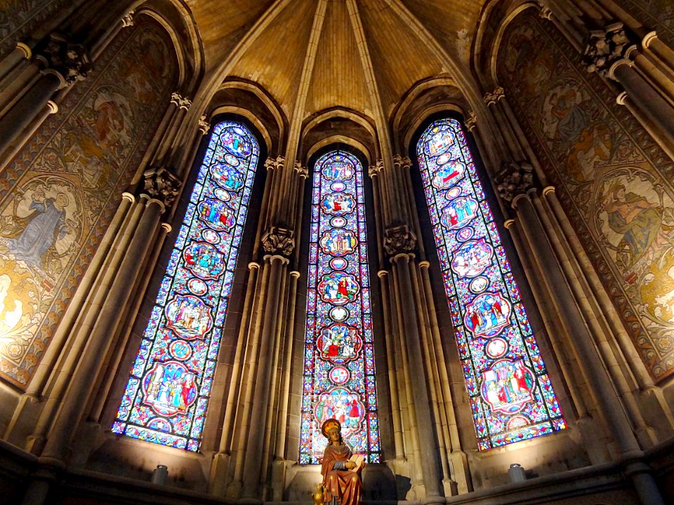 Cathédrale Notre-Dame de la Treille, Lille: les vitraux de…