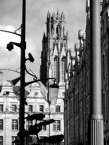Une vue du clocher de l'église Saint Jean-Baptiste d'Arras…