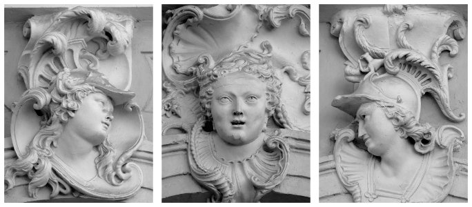 Trois mascarons ornant la façade principale sur cour de l'…