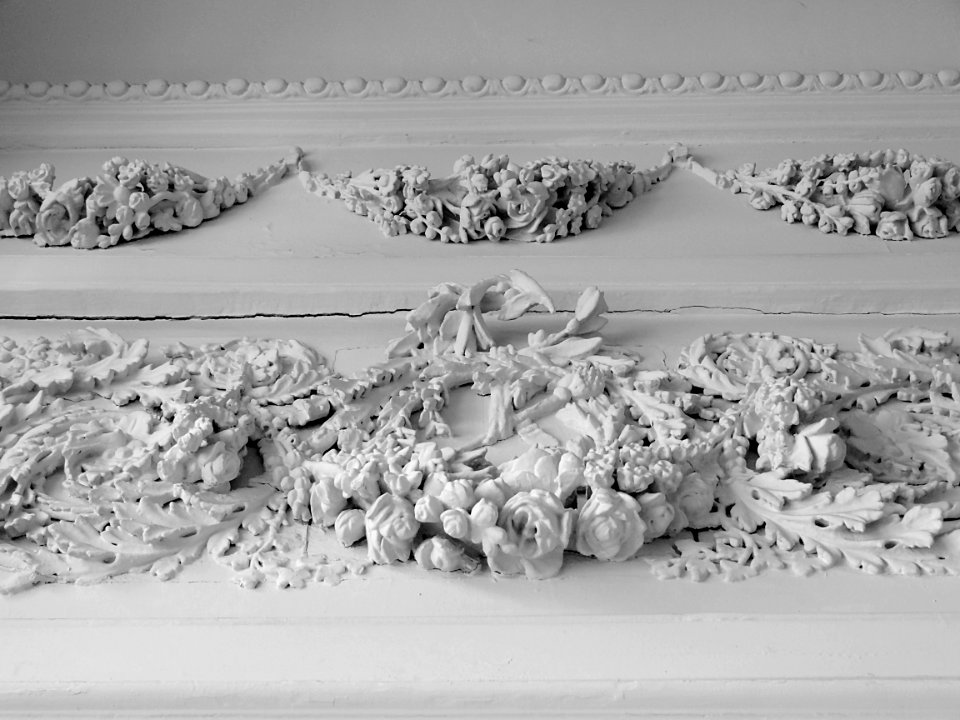 Détail des boiseries d'un salon de l'hôtel de Guines, à Ar…