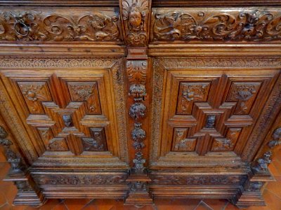 Buffet exposé au musée de la Chartreuse, à Douai.