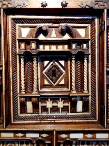 Détail d'un cabinet (Pays-Bas, 17ème siècle) exposé au mus…