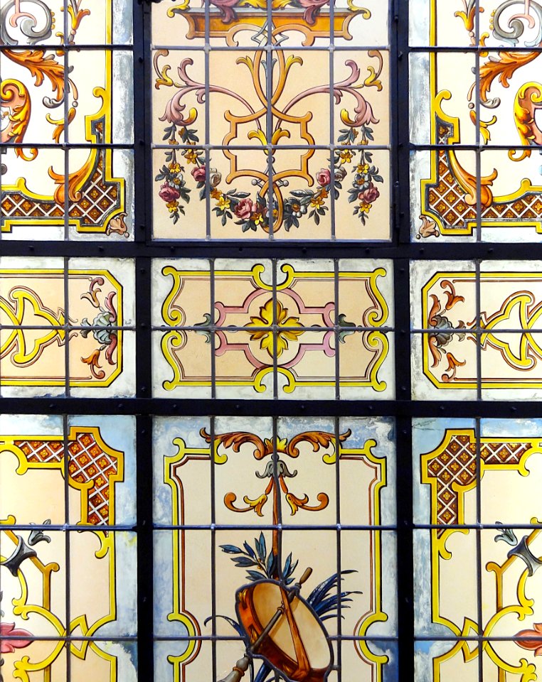 Un détail du vitrail "Les arts et l'industrie". Musée de l…