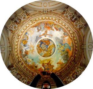 Un “saint” selfie pris dans la chapelle de l’abside de la …