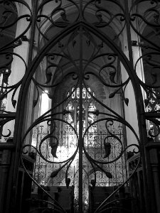Un détail des grilles du choeur de l'église Saint Jean-Bap…