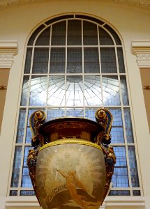 Détail d'un vase représentant "Le passage de Venus sur le …
