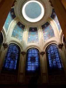 Quelques minutes avant la fermeture du palais des beaux-ar…