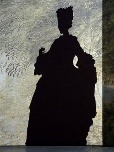 L'une des ombres chinoises "accueillant" les visiteurs de …
