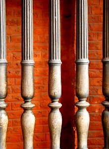 Barreaux de l'une des portes de la vieille bourse, à Lille…