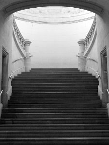 L'un des escaliers en rotonde du palais des beaux-arts de …