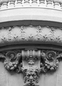 Détail de l'un des escaliers en rotonde du palais des beau…