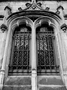 Détail d'une fenêtre de l'église Saint-Maurice de Lille.