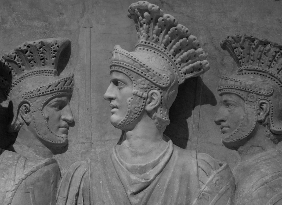 Galerie du temps, Louvre Lens: détail d'un fragment du déc…