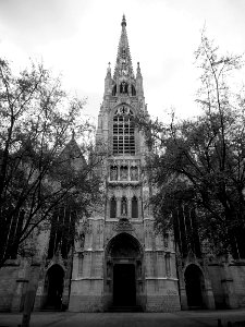 Une vue de la façade de l'église Saint-Maurice, à Lille.