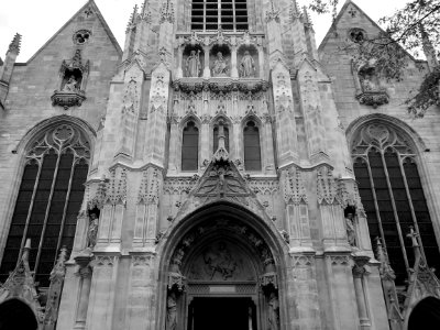 Une vue de la façade de l'église Saint-Maurice, à Lille.