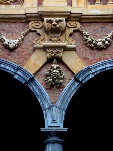Détail de la cour intérieure de la Vieille bourse de Lille…