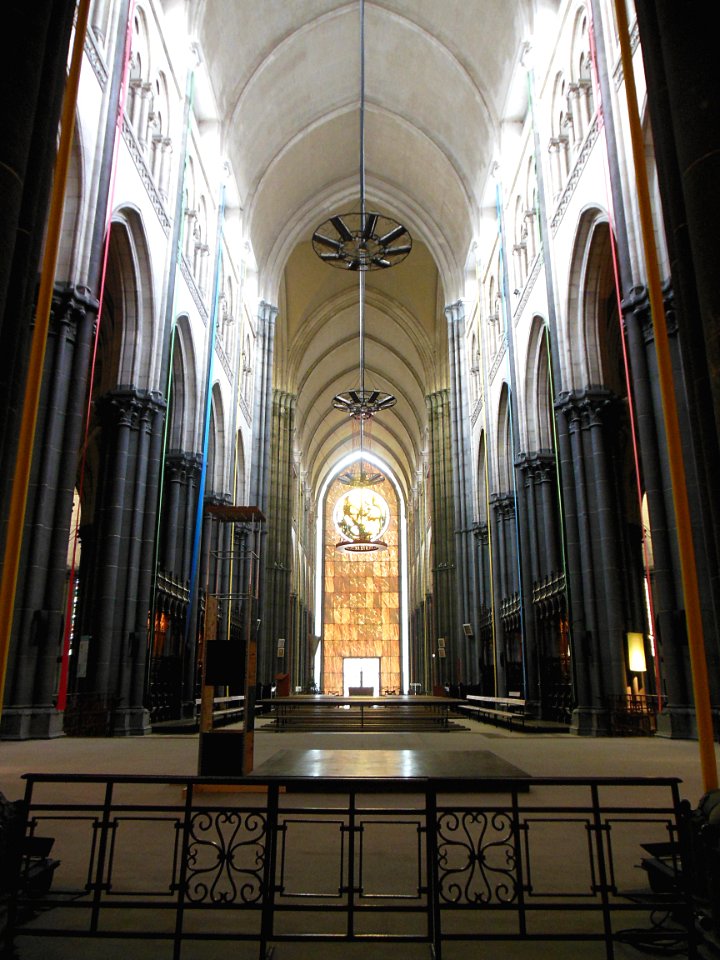Une vue de la nef de la cathédrale Notre-Dame de la Treill…