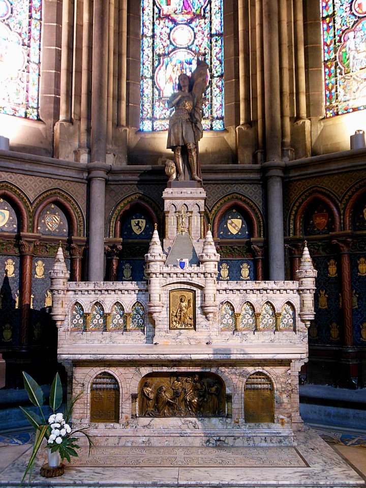 Cathédrale Notre-Dame de la Treille, Lille: l'autel de la …