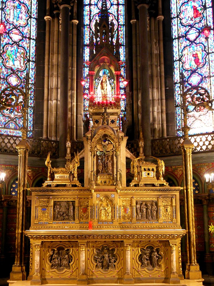Cathédrale Notre-Dame de la Treille, Lille: l'autel de la …