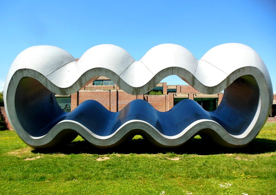 "Entre fiction et réalité", Richard Deacon, 1992. Parc de …