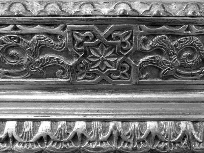 Détail du cadre d'un tableau exposé au musée de la Piscine…
