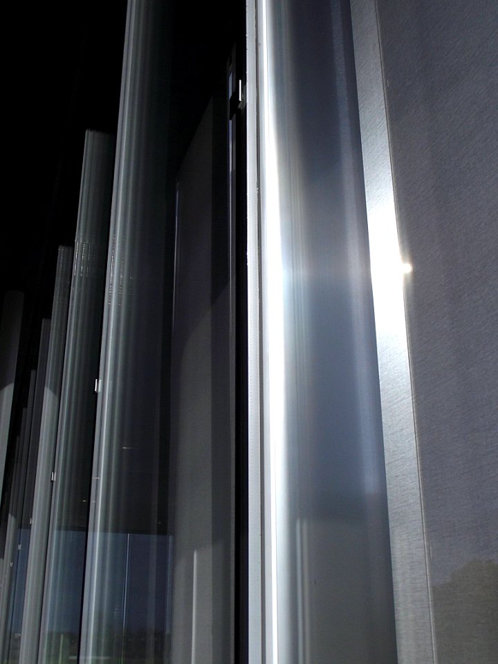 Reflets, ombres, lumière...Pavillon de verre, Louvre Lens