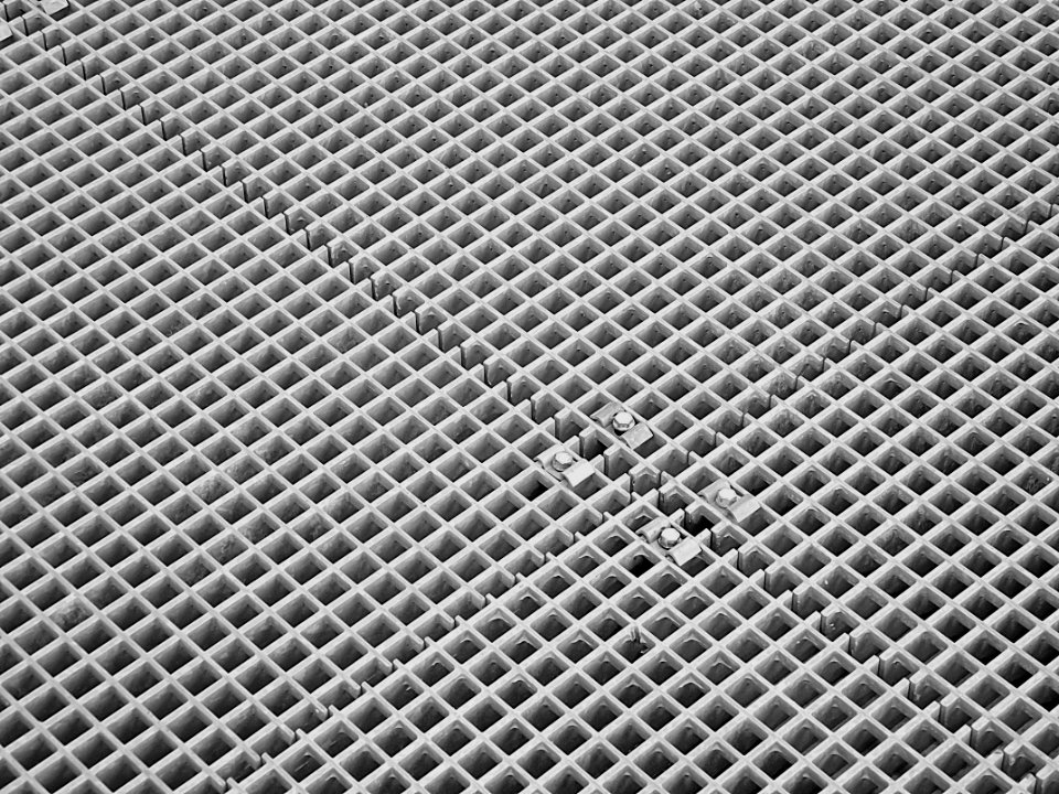 Aux abords du Louvre Lens.
