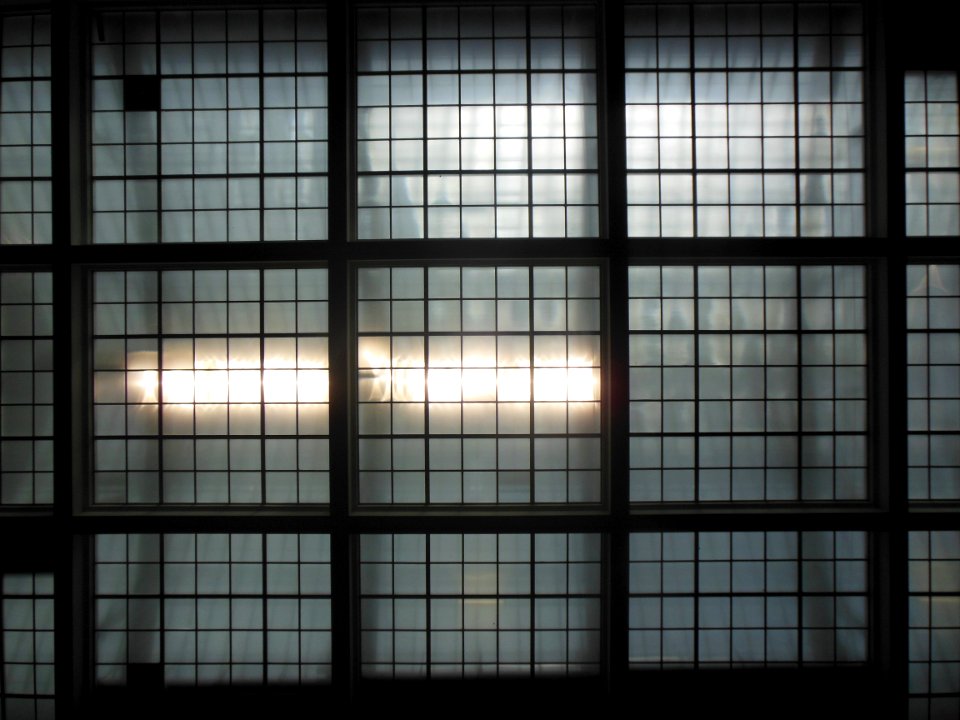 Une vue du plafond de l'atrium
