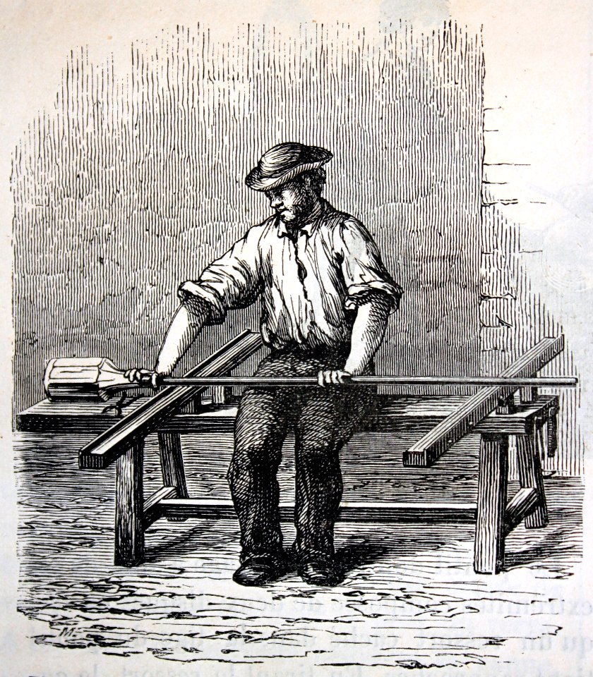 "Fabrication d'une carafe. Le verrier assis sur son banc".…