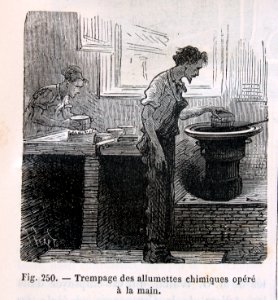 Trempage des allumettes chimiques opéré à la main. Free illustration for personal and commercial use.